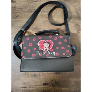 Rare CROSS OVER BODY BETTY BOOP Heart Wink Kisses Black PURSE Square Vegan Faux